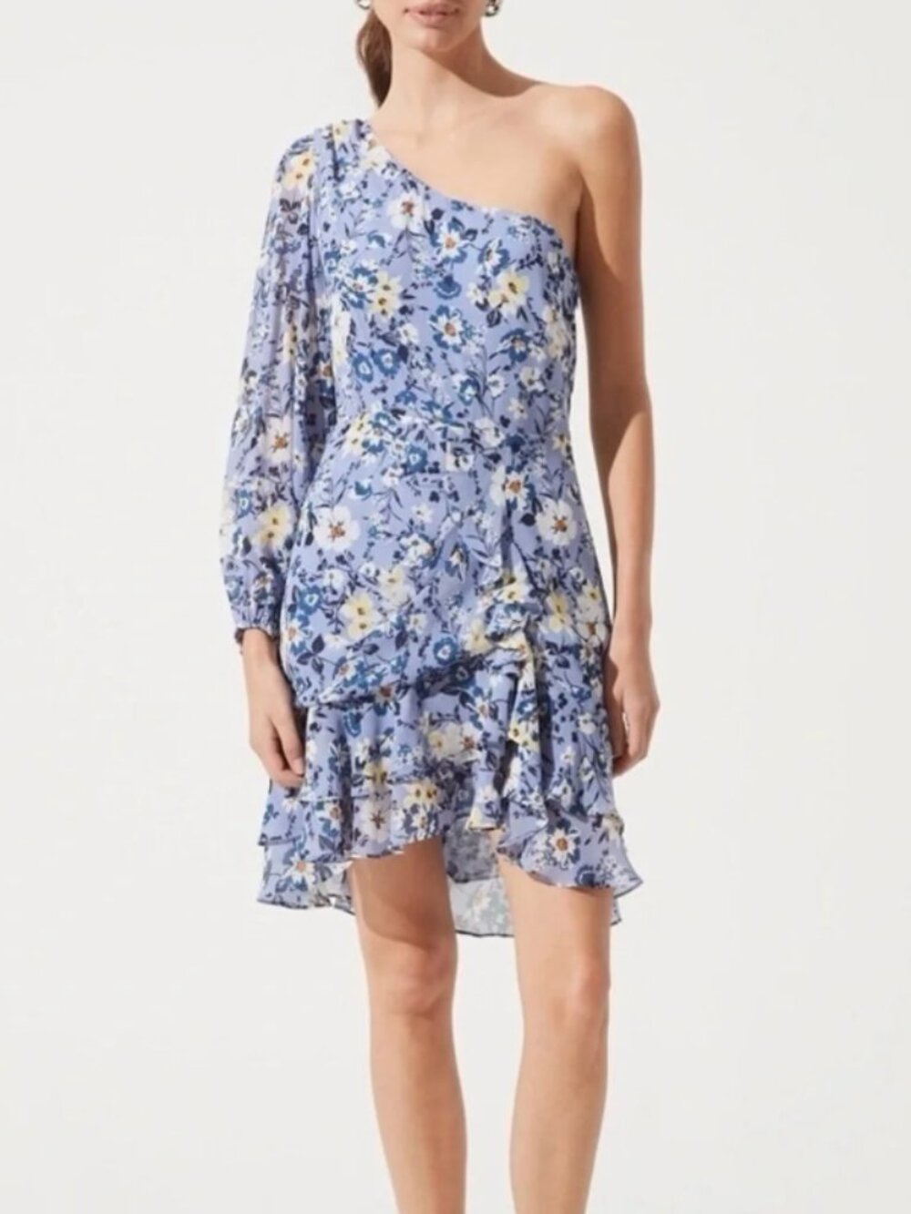 ASTR The Label (size M) Floral One-Shoulder Ruffle Dress